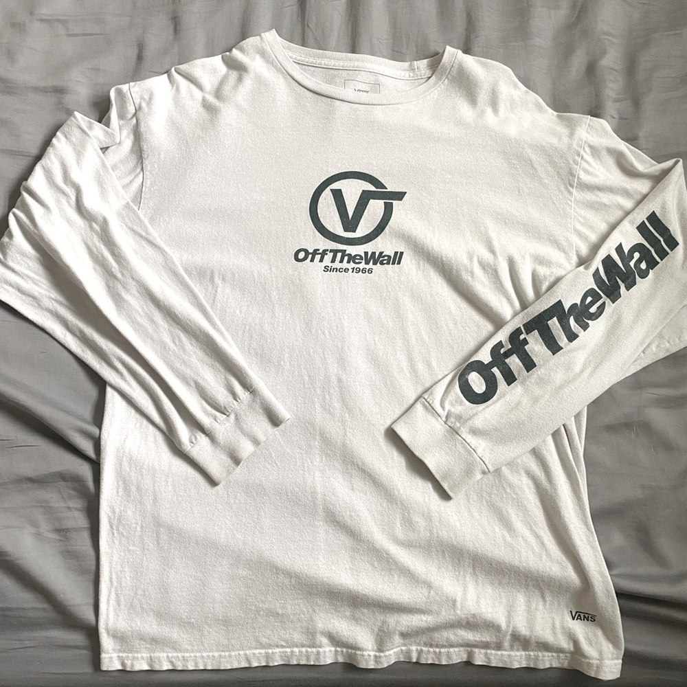 Discontinued VANS OFF THE WALL LONG SLEEVE LOGO TEE